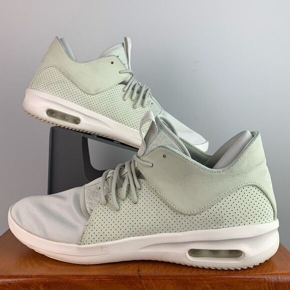 Nike Air Jordan men’s first class light bone athletic shoes size 12 main image 7
